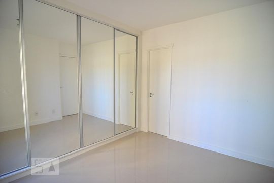 Suíte de apartamento à venda com 2 quartos, 60m² em Marechal Rondon, Canoas