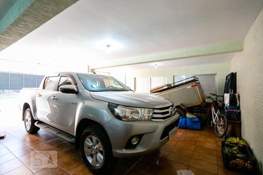 Garagem de casa para alugar com 5 quartos, 610m² em City América, São Paulo