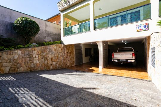Garagem de casa para alugar com 5 quartos, 610m² em City América, São Paulo