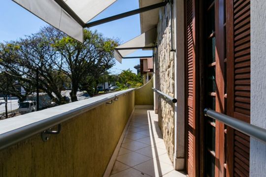 Varanda das suítes 2 e 3 de casa para alugar com 5 quartos, 610m² em City América, São Paulo