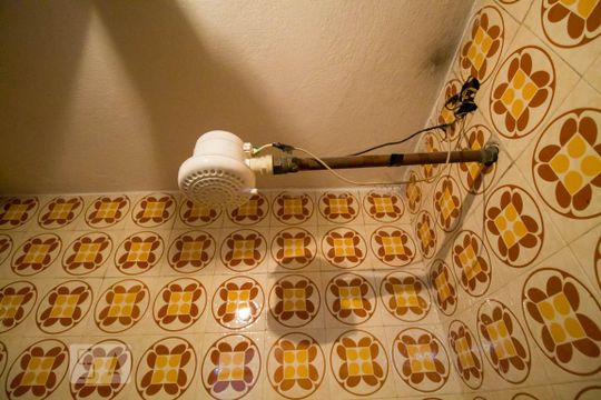 Banheiro de Serviço de casa à venda com 3 quartos, 240m² em Vila Monumento, São Paulo