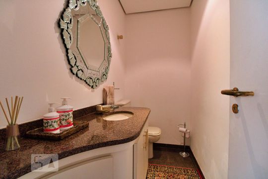Lavabo de apartamento para alugar com 4 quartos, 480m² em Vila Suzana, São Paulo