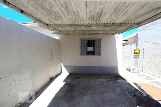 Fachada de casa para alugar com 1 quarto, 70m² em Vila Guarani (zona Sul), São Paulo