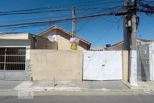 Fachada de casa para alugar com 2 quartos, 70m² em Vila Guarani (zona Sul), São Paulo