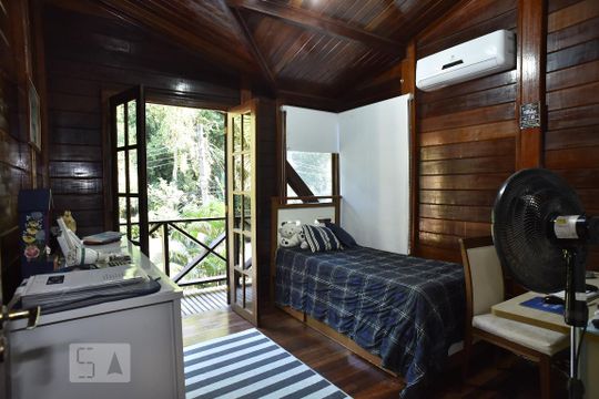Quarto 1 de casa de condomínio para alugar com 3 quartos, 250m² em Freguesia de Jacarepaguá, Rio de Janeiro