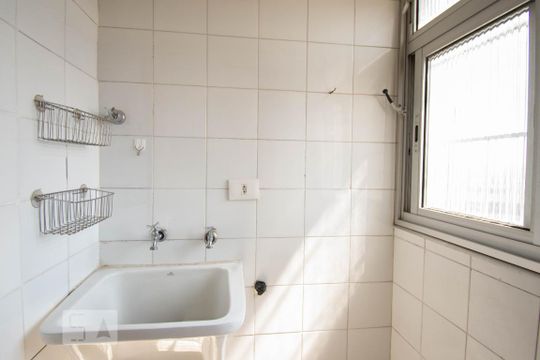 Área de Serviço de apartamento para alugar com 2 quartos, 58m² em Vila Erna, São Paulo
