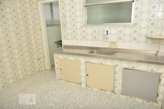 Cozinha de apartamento à venda com 4 quartos, 136m² em Jardim Guanabara, Rio de Janeiro