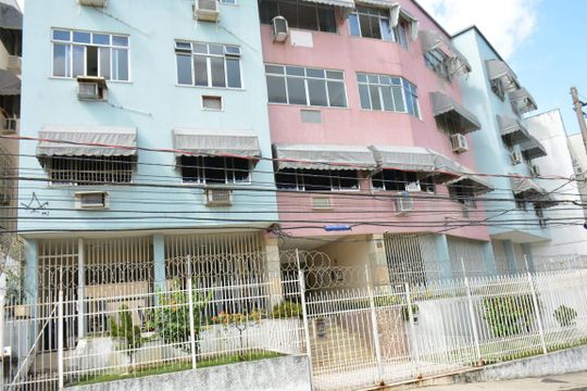 Fachada do bloco de apartamento à venda com 4 quartos, 136m² em Jardim Guanabara, Rio de Janeiro
