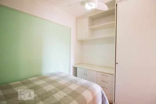 Suíte de apartamento à venda com 2 quartos, 66m² em Vila Gumercindo, São Paulo