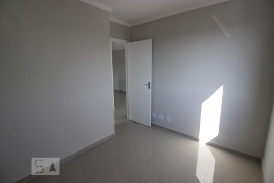 Quarto 2 de apartamento para alugar com 2 quartos, 50m² em Jardim Limoeiro, São Paulo