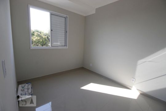 Quarto 1 de apartamento para alugar com 2 quartos, 50m² em Jardim Limoeiro, São Paulo