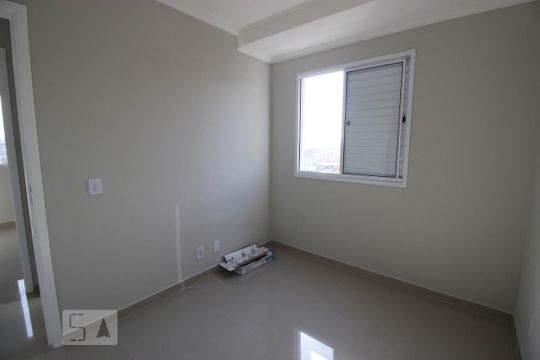 Quarto 1 de apartamento para alugar com 2 quartos, 50m² em Jardim Limoeiro, São Paulo