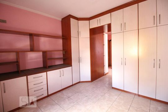 Armários quarto 1 de casa para alugar com 3 quartos, 200m² em Vila Libanesa, São Paulo