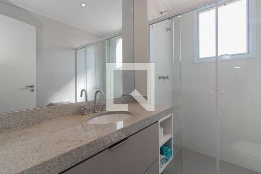 Banheiro Suíte 3 de apartamento para alugar com 3 quartos, 136m² em Vila Olímpia, São Paulo