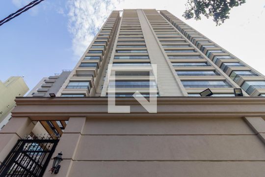 Fachada de apartamento para alugar com 3 quartos, 136m² em Vila Olímpia, São Paulo
