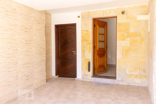 Garagem de casa à venda com 3 quartos, 154m² em Vila Alzira, Santo André