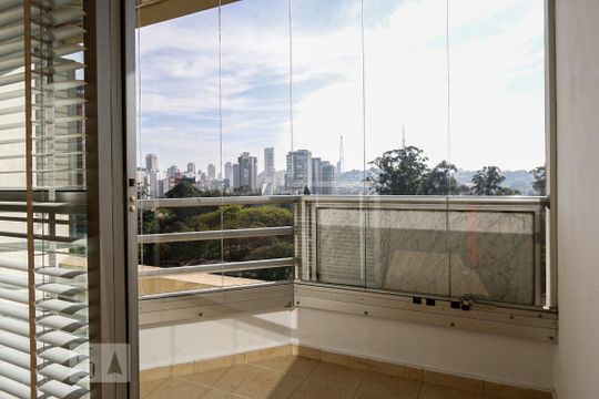 Varanda de kitnet/studio à venda com 2 quartos, 58m² em Sumarezinho, São Paulo
