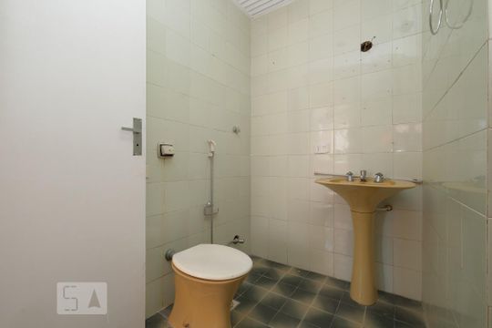 Banheiro de apartamento à venda com 1 quarto, 60m² em Tijuca, Rio de Janeiro