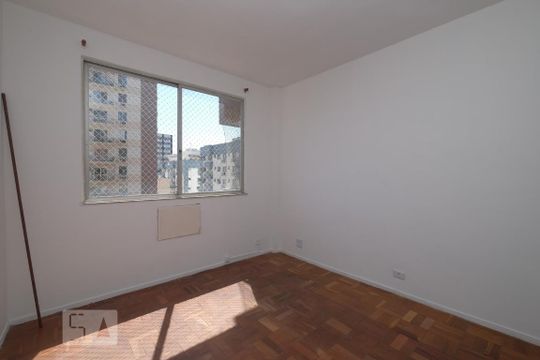 Quarto  de apartamento à venda com 1 quarto, 60m² em Tijuca, Rio de Janeiro