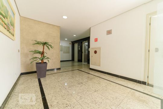 Hall social de apartamento à venda com 3 quartos, 60m² em Fundação, São Caetano do Sul