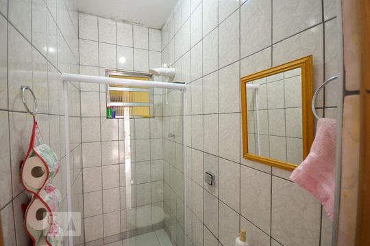 Banheiro de casa à venda com 2 quartos, 125m² em Saúde, São Paulo