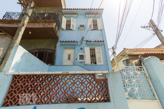 Fachada de casa à venda com 2 quartos, 98m² em Abolição, Rio de Janeiro