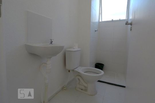 Banheiro de apartamento para alugar com 2 quartos, 40m² em Jardim São Savério, São Paulo