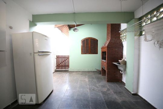 Garagem de casa à venda com 2 quartos, 150m² em Campininha, São Paulo