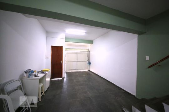 Garagem de casa à venda com 2 quartos, 150m² em Campininha, São Paulo