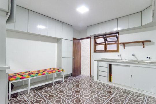 Cozinha de casa à venda com 15 quartos, 500m² em Jardim Santo Antoninho, São Paulo