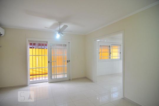Sala 1 de casa à venda com 4 quartos, 511m² em Niterói, Canoas