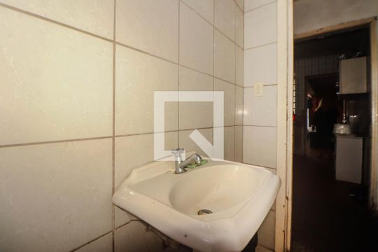 Lavabo de casa para alugar com 4 quartos, 200m² em Chácara das Pedras, Porto Alegre