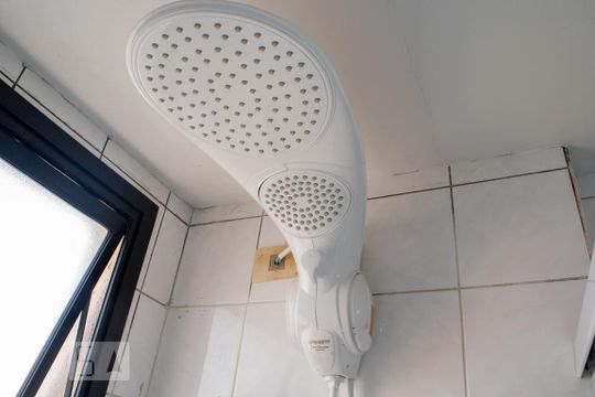 Detalhe do banheiro de apartamento para alugar com 2 quartos, 55m² em Campos Elíseos, São Paulo