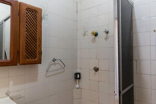Banheiro de kitnet/studio para alugar com 1 quarto, 38m² em Sé, São Paulo