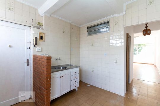 Cozinha de kitnet/studio para alugar com 1 quarto, 38m² em Sé, São Paulo