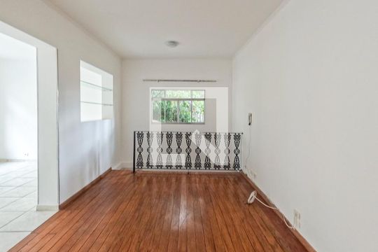 Sala de casa à venda com 3 quartos, 250m² em Vila Cavaton, São Paulo