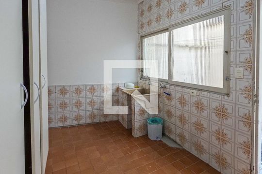 Área de Serviço de casa à venda com 3 quartos, 250m² em Vila Cavaton, São Paulo