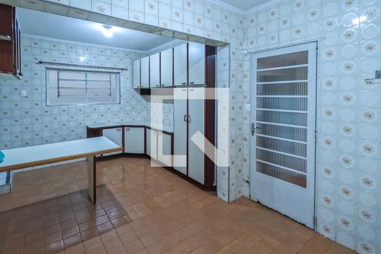 Cozinha de casa à venda com 3 quartos, 250m² em Vila Cavaton, São Paulo