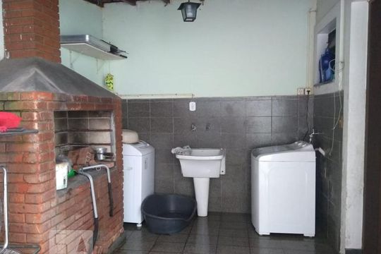 Área de Serviço de casa para alugar com 3 quartos, 180m² em Jardim Colombo, São Paulo