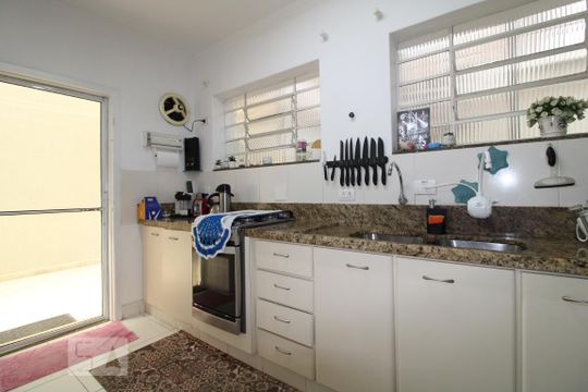 Cozinha de casa à venda com 4 quartos, 180m² em Vila Cordeiro, São Paulo