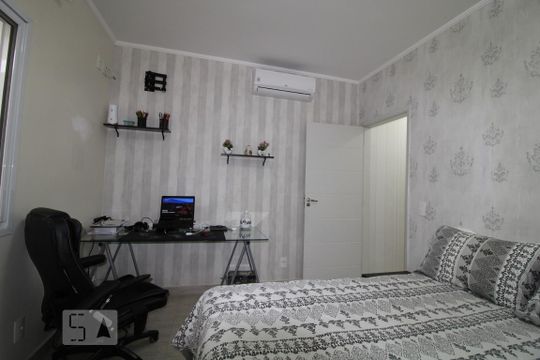 Quarto 2 de casa à venda com 4 quartos, 180m² em Vila Cordeiro, São Paulo