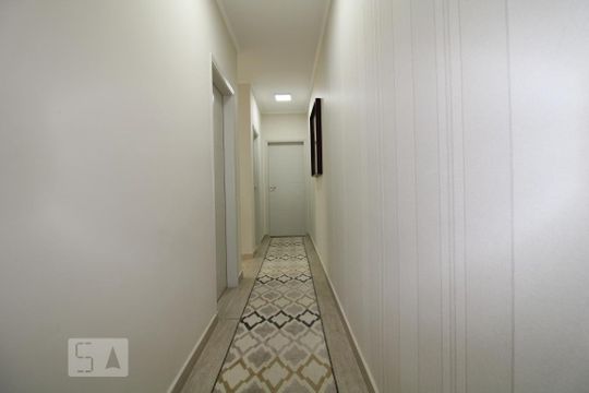 Corredor de casa à venda com 4 quartos, 180m² em Vila Cordeiro, São Paulo