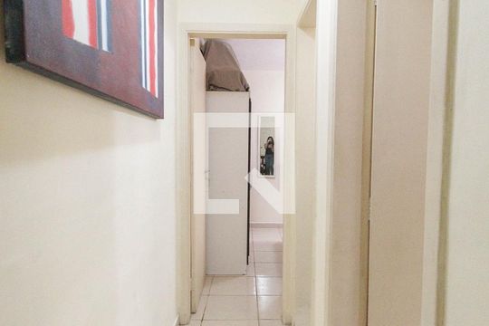 Corredor de apartamento à venda com 1 quarto, 45m² em Vila Curuçá, São Paulo