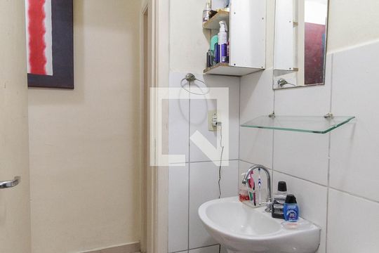 Banheiro de apartamento à venda com 1 quarto, 45m² em Vila Curuçá, São Paulo