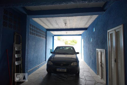 Garagem de casa à venda com 2 quartos, 120m² em São José, Canoas