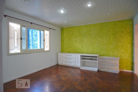 Sala de casa à venda com 2 quartos, 120m² em São José, Canoas