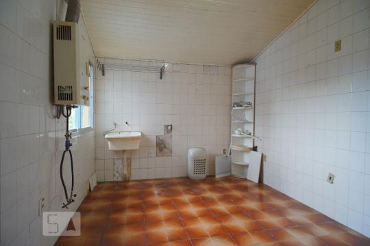 Area de Serviço de casa à venda com 2 quartos, 120m² em São José, Canoas