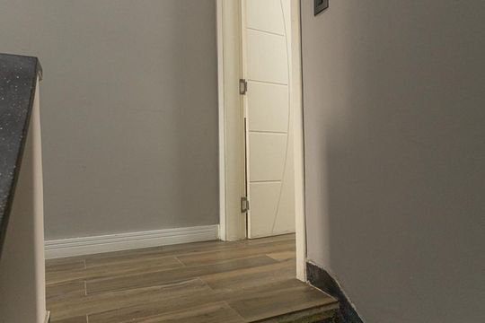 Escada de casa para alugar com 2 quartos, 113m² em Pompeia, São Paulo