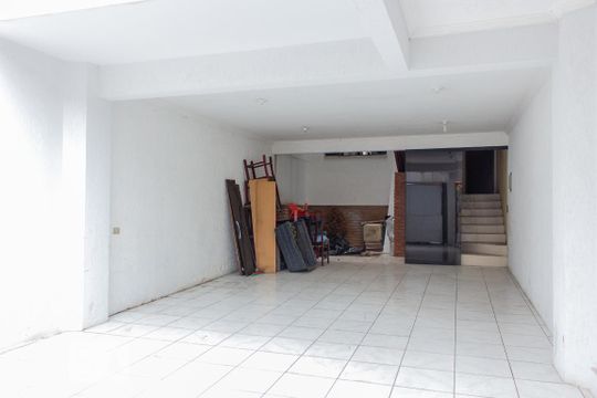 Garagem de casa à venda com 3 quartos, 220m² em Jardim Las Vegas, Santo André