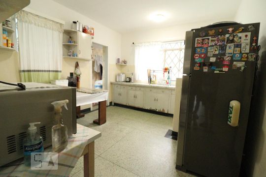 Cozinha 1 de casa à venda com 5 quartos, 220m² em Aclimação, São Paulo